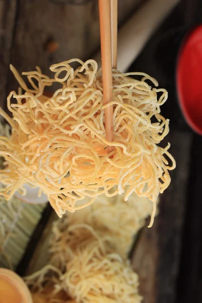 Yellow egg noodles — Stock Photo, Image