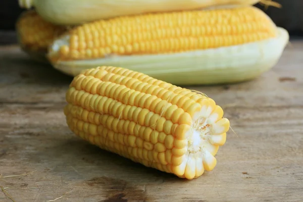 Fresh corn — Stock Photo, Image