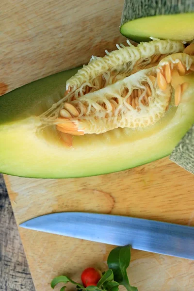 Frische grüne Melone — Stockfoto