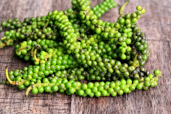 Semillas de pimienta verde fresca — Foto de Stock