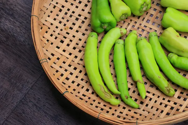 Fresh green bell pepper — Stock Photo, Image