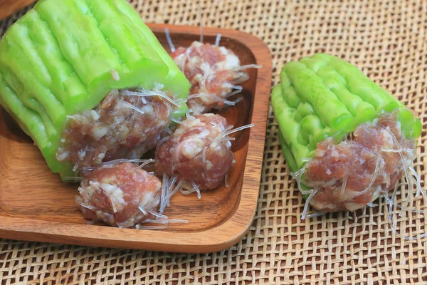 Chuleta de cerdo en una calabaza - Comida asiática . —  Fotos de Stock