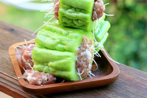 Karbonade in een kalebas - Aziatisch eten. — Stockfoto