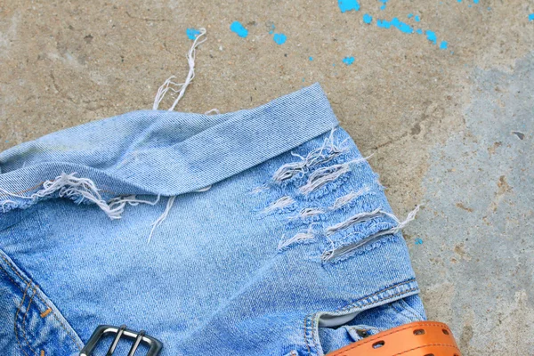 Jeans strappati blu — Foto Stock