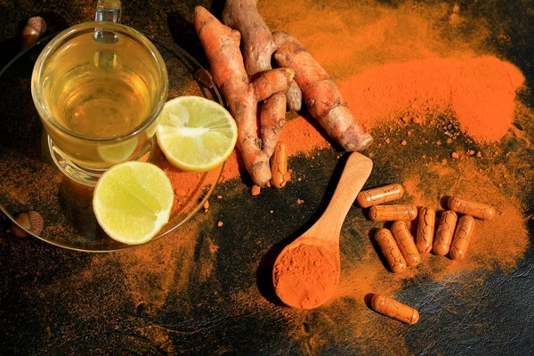 Turmeric cu ceai de lamaie — Fotografie, imagine de stoc