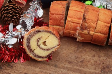 Çikolatalı kek yule log