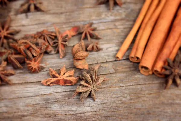 Star anise and cinnamon — Stock Photo, Image