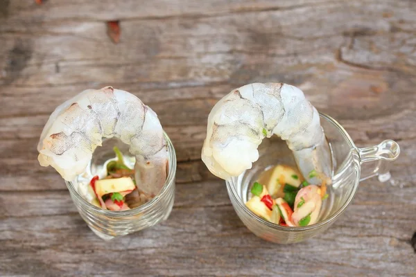 Cocktail de camarão com vidro — Fotografia de Stock