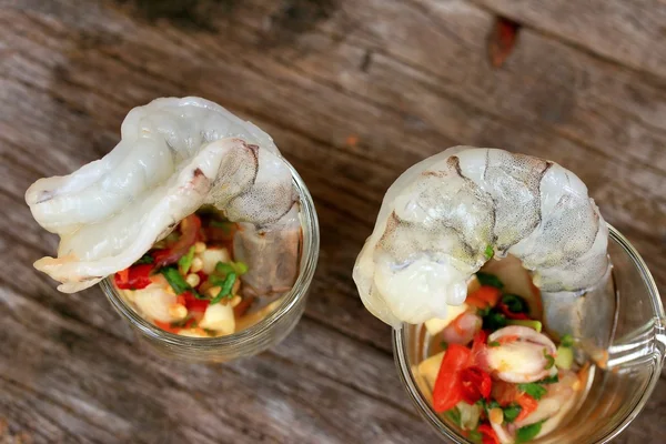 Cocktail de crevettes avec verre — Photo