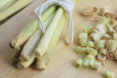 taze dilimlenmiş Limon otu