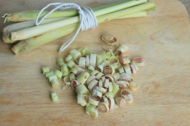 taze dilimlenmiş Limon otu