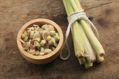 taze dilimlenmiş Limon otu