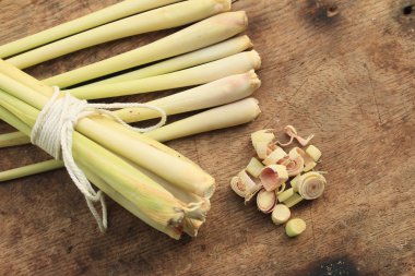 taze dilimlenmiş Limon otu