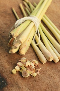 taze dilimlenmiş Limon otu