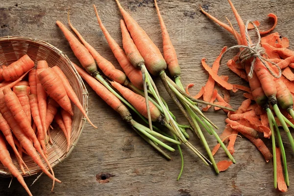 Fresh carrot wood background — Stock Photo, Image