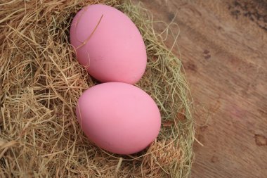 pembe korunmuş yumurta turşusu