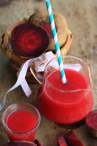 Remolacha fresca con zumos — Foto de Stock