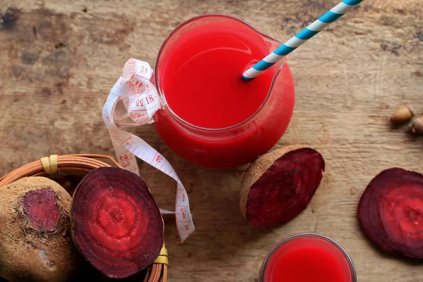 Fresh beetroot with juices — Stock Photo, Image