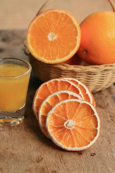 Fresh orange with juices — Stock Photo, Image