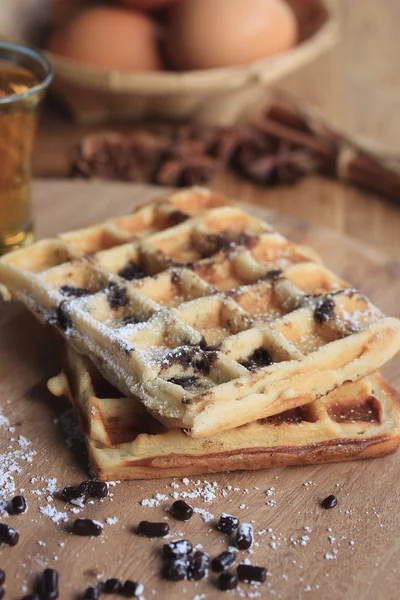 Heerlijke wafel met honing — Stockfoto