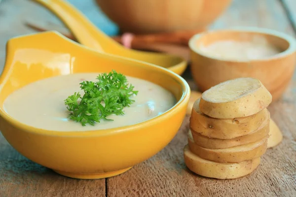 Sopa con ensalada de verduras — Foto de Stock