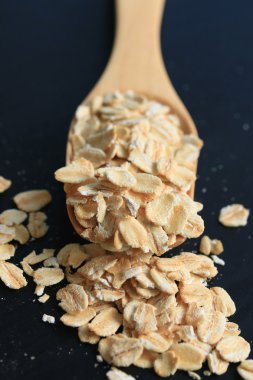 yulaf gevreği siyah arka plan