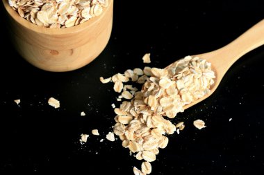 yulaf gevreği siyah arka plan