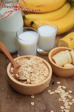 Sütlü yulaf gevreği