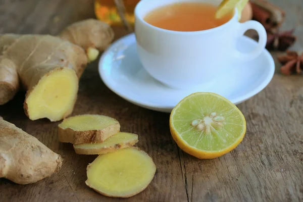 Hot tea with ginger — Stock Photo, Image