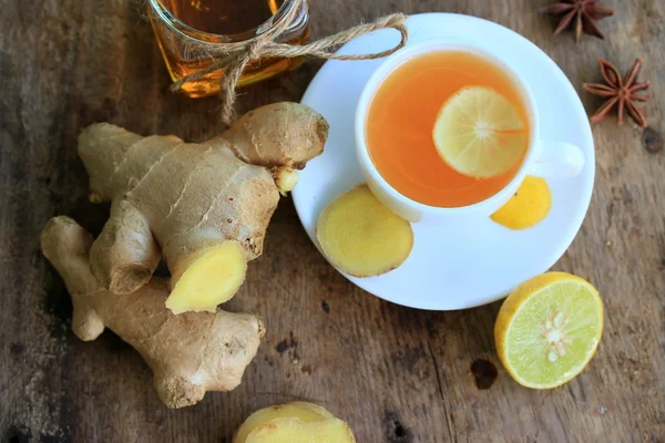 Hot tea with ginger — Stock Photo, Image