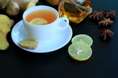 zencefil ile sıcak çay