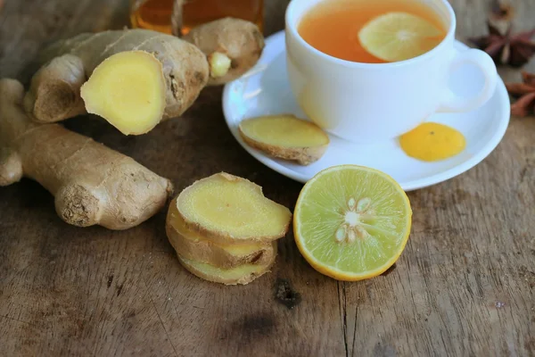 Hot tea with ginger — Stock Photo, Image