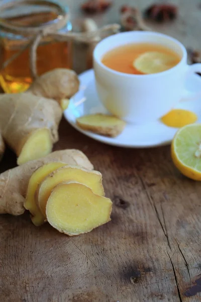 Hot tea with ginger — Stock Photo, Image