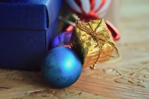 Caja de regalo decorativa de Navidad — Foto de Stock