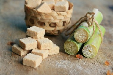 Organik şeker kamışı küpleri