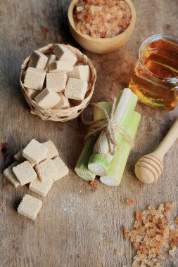 Organik şeker kamışı küpleri