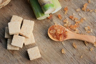 Organik şeker kamışı küpleri