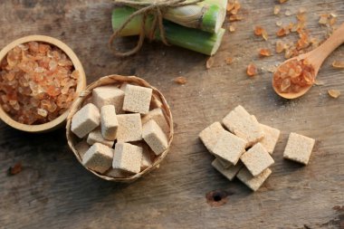 Organik şeker kamışı küpleri