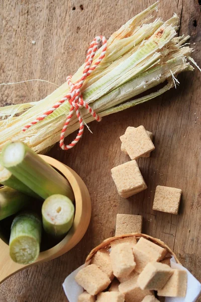 şeker küpleri ahşap arka plan