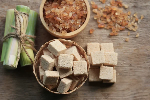 Organik şeker kamışı küpleri