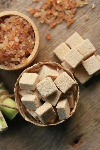 Organik şeker kamışı küpleri