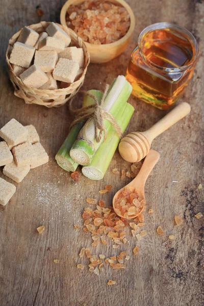 Organik şeker kamışı küpleri