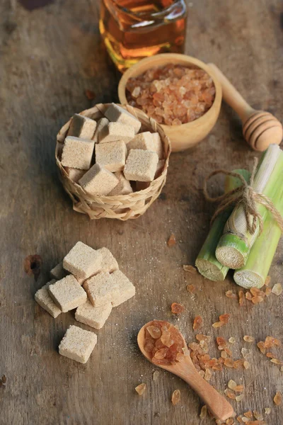 Organik şeker kamışı küpleri