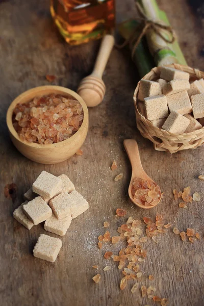 Organik şeker kamışı küpleri