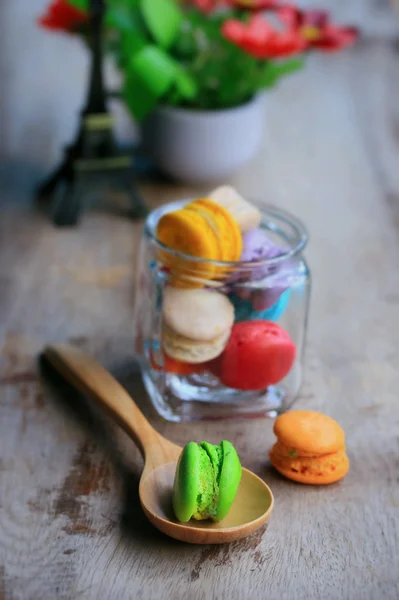 Traditional french colorful macaroons — Stock Photo, Image