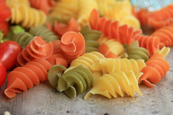 Wysuszone włoski makaron kolorowy — Zdjęcie stockowe