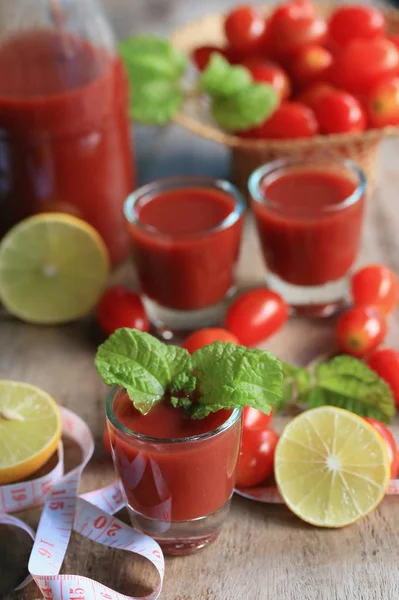 Pomidory świeże soki — Zdjęcie stockowe