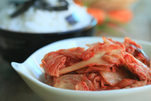 Kimchi cabbage and steamed rice — Stock Photo, Image