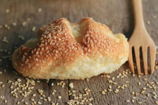 Alho de pão com gergelim — Fotografia de Stock