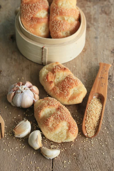 Pan de ajo con sésamo —  Fotos de Stock